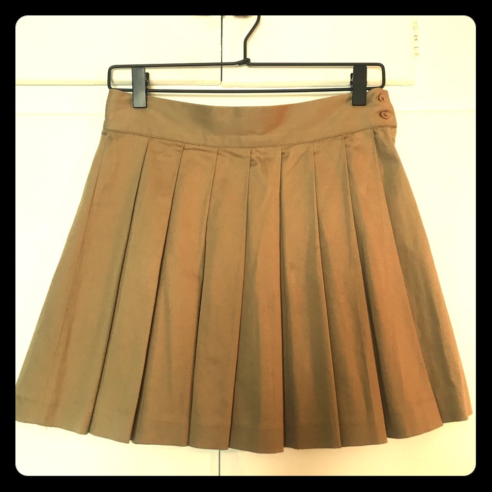L ecole des femmes camel pleated skirt